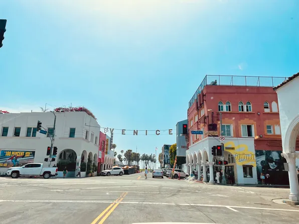 (undisclosed Address), Venice, CA 90291