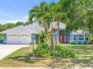 692 Pineapple Pl, Venice, FL 34293