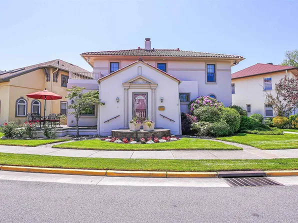 9 Circle Dr, Margate, NJ 08402