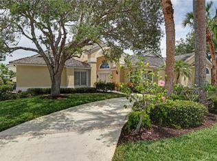 220 Riverway Dr, Vero Beach, FL 32963