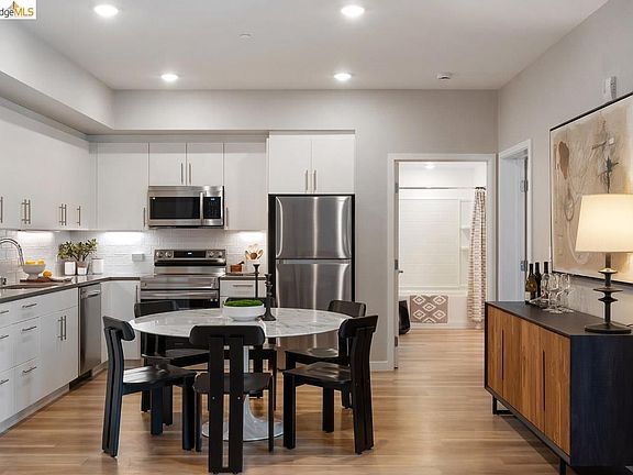 5th image of 260 Brooklyn Basin Way #556