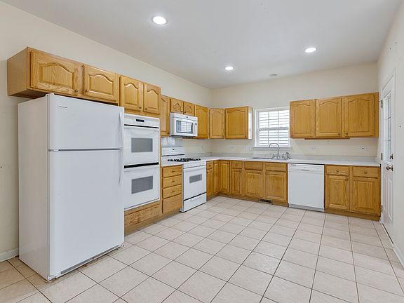 2nd image of 13 Sugar Creek Ct