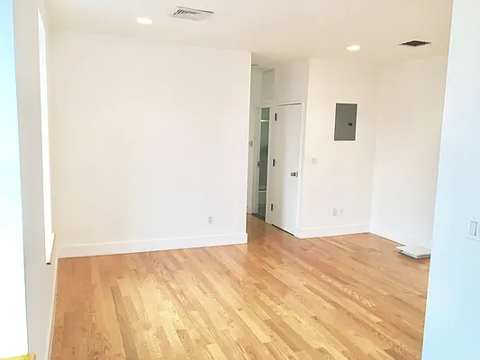 Rented by Jeffrey Mosczyc, LREB | media 5