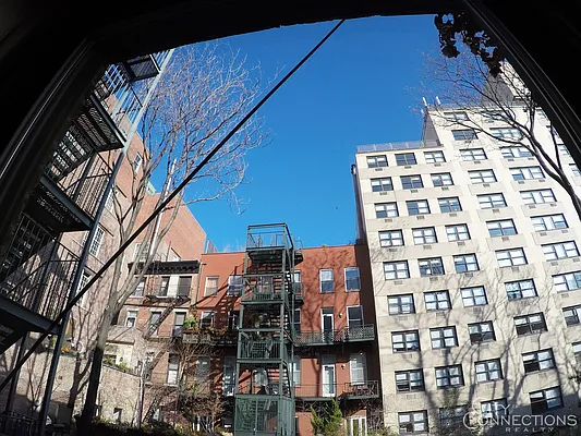 Rented by City Connections Realty | media 21