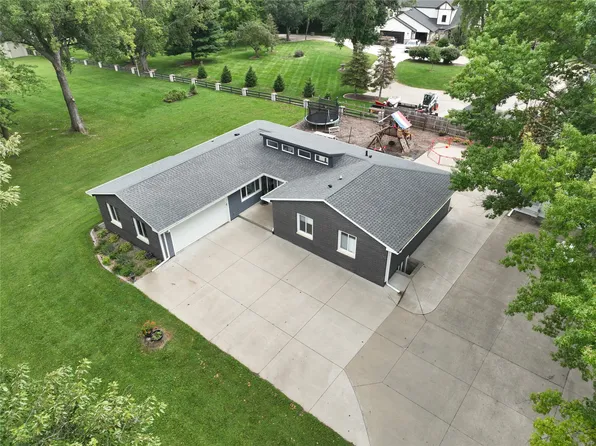 4007 SE 34th St, Des Moines, IA 50320