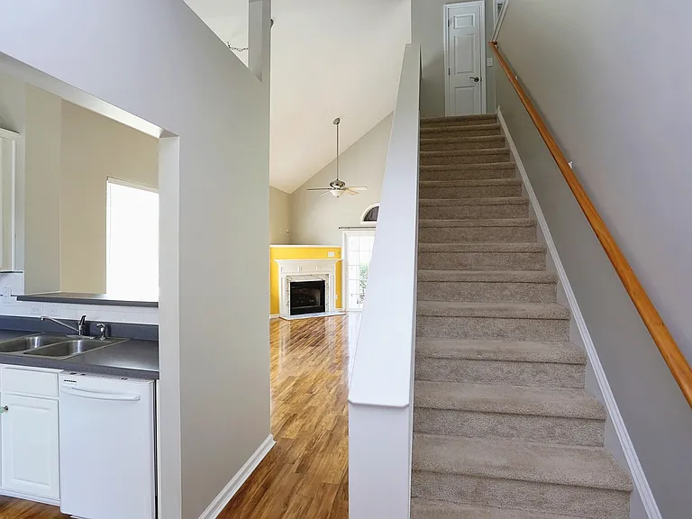 915 Cinnamon Dr — Photo 13