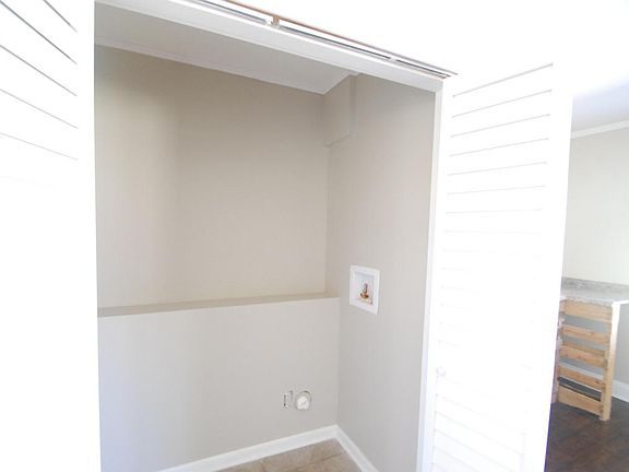 5th image of 3406 Rosewood Dr