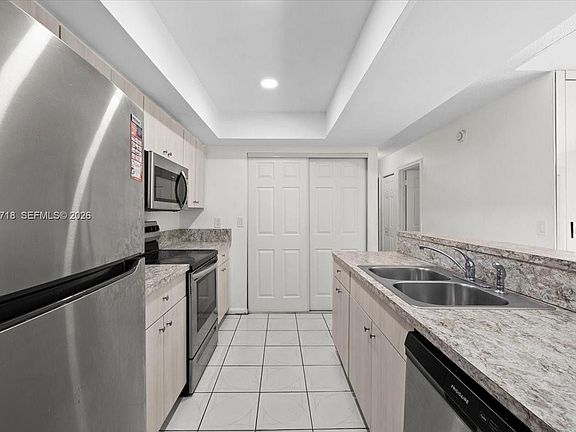 3rd image of 7425 SW 13th St