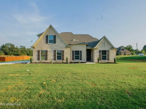 103 Taylor Ridge Dr, Senatobia, MS 38668