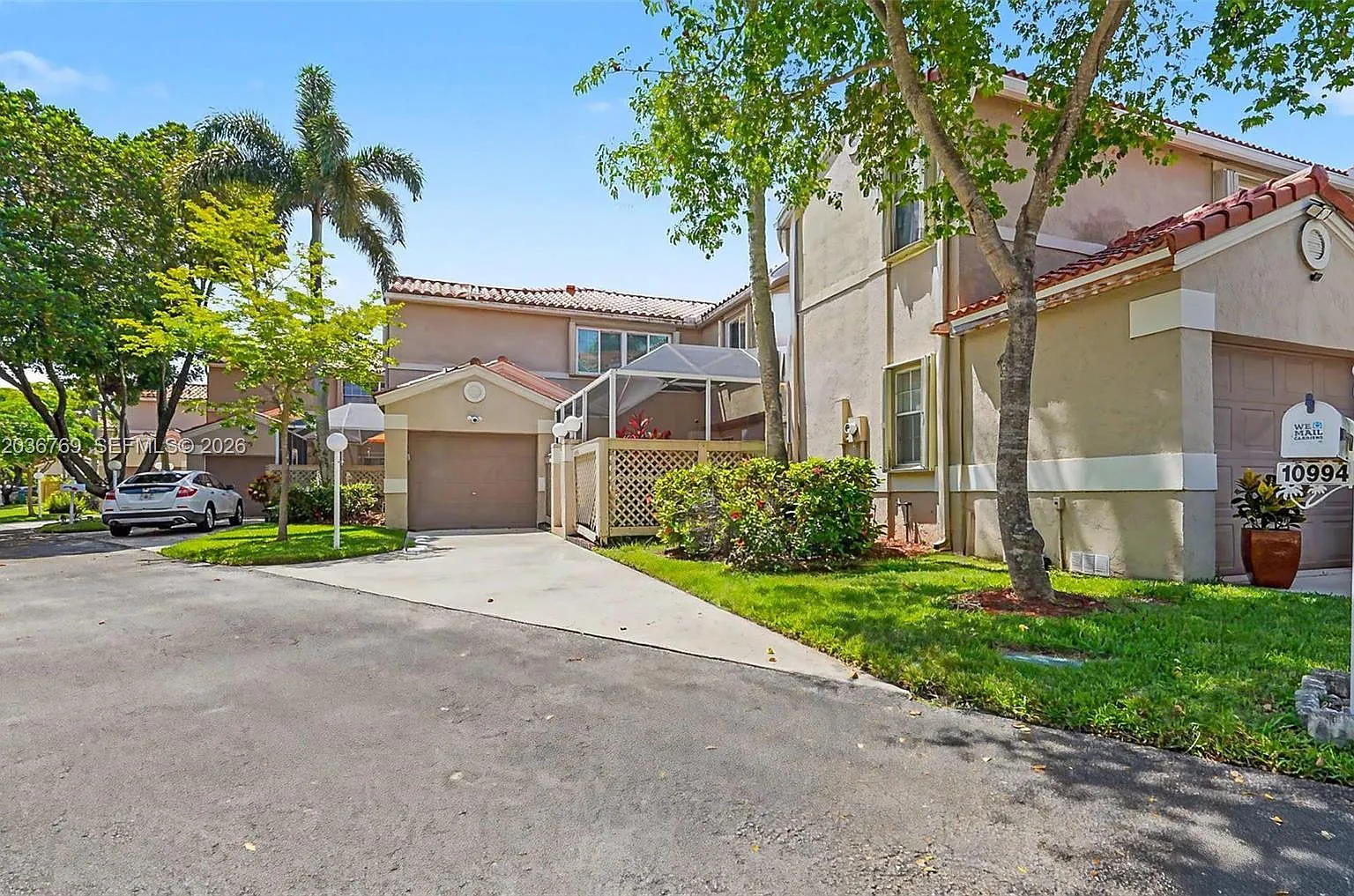 Embassy Lakes — Photo 1