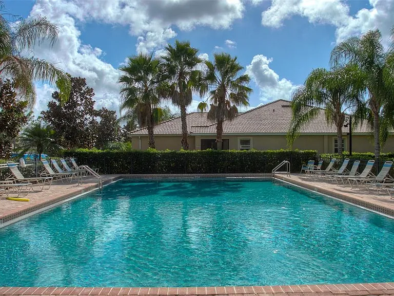 905 Fairway Cove Ln #205 — Photo 40