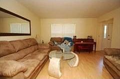 4th image of 515 Hamblin Dr