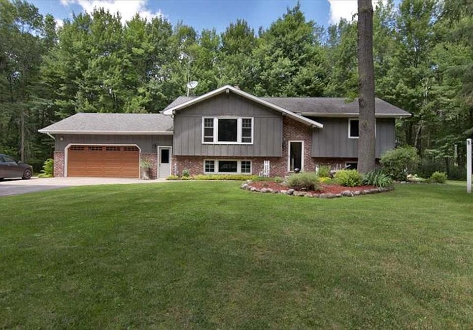 1st image of W2260 Pine Grove Ln