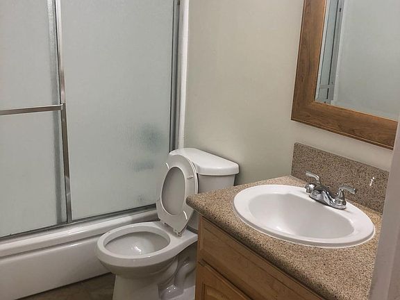 2nd image of 6016 Whitsett Ave APT 8