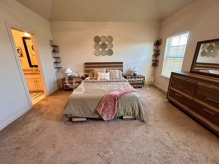10317 Vernon Dr — Photo 11