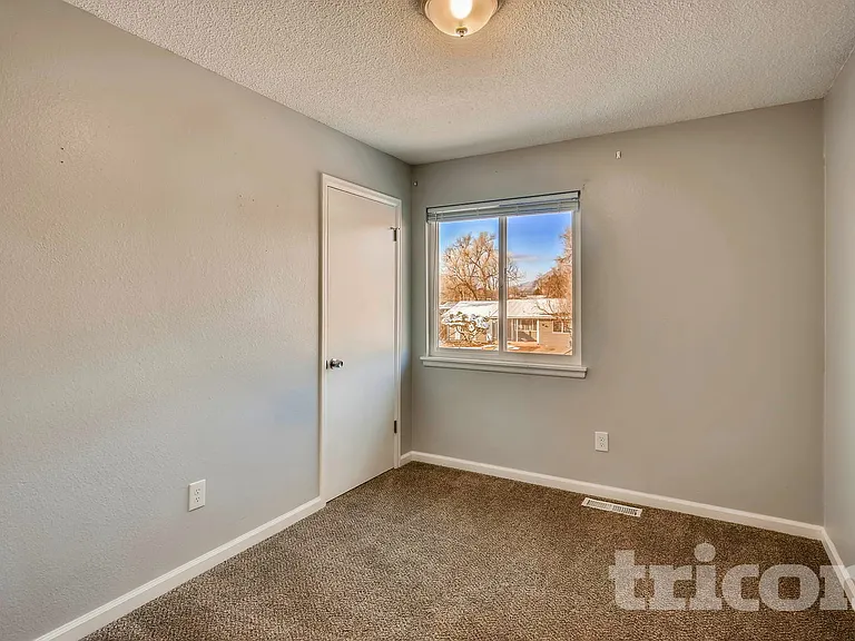 3222 Greenwood Cir — Photo 11