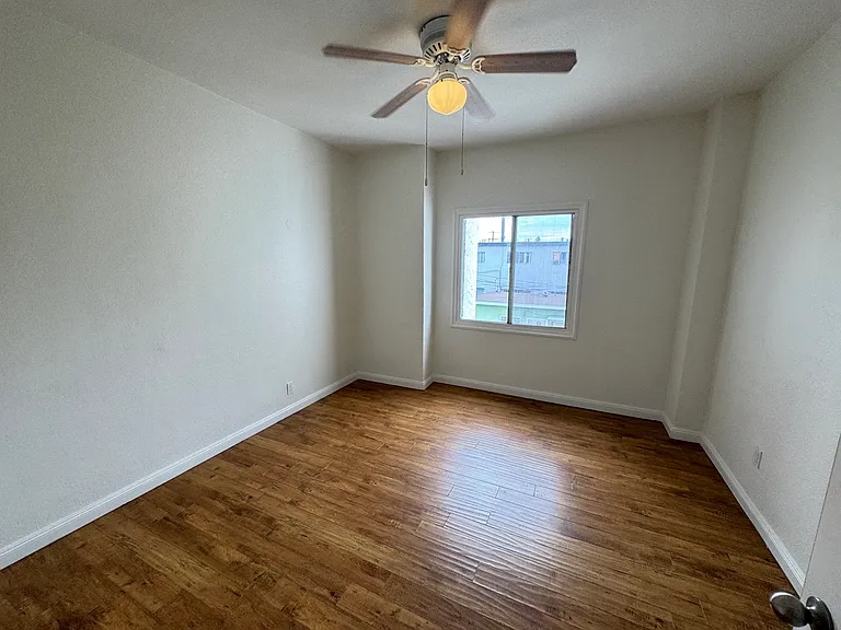 2336 W 21st St #2336 — Photo 18