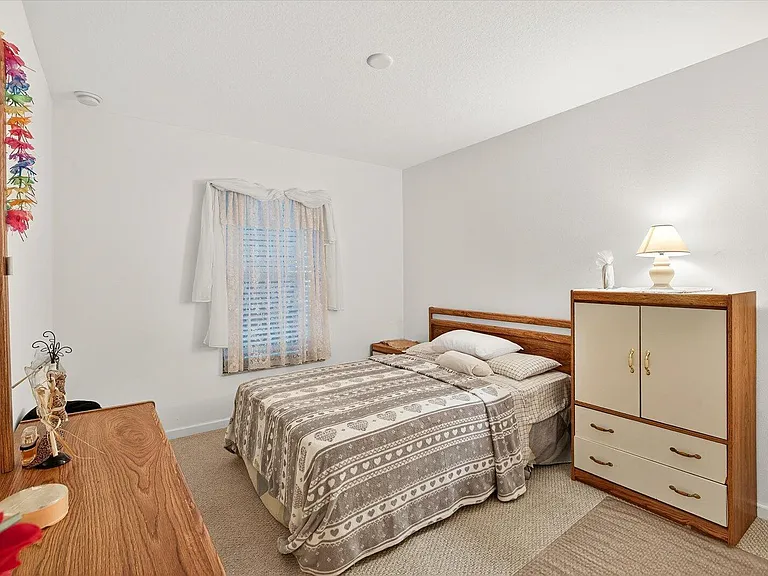 1058 SW Locke Ave — Photo 34