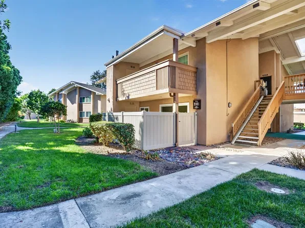 8877 Lauderdale Ct Unit 212B, Huntington Beach, CA 92646