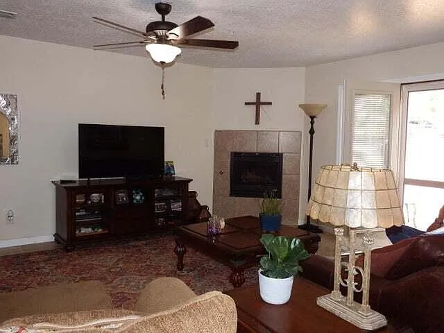 2401 Chelwood Park Blvd NE #F2 — Photo 3