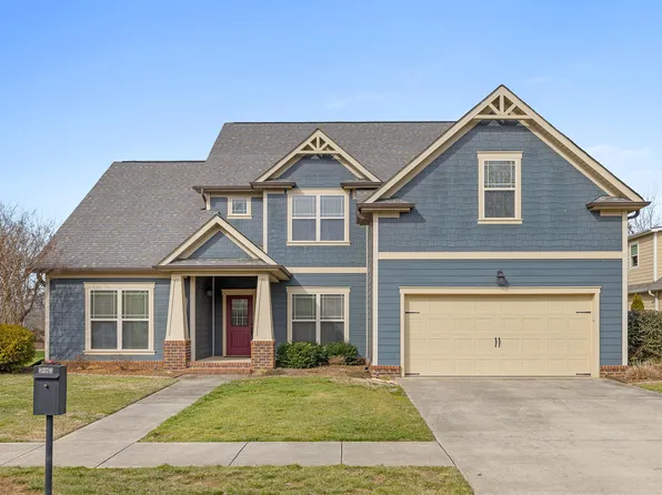 8370 Front Gate Cir, Ooltewah, TN 37363