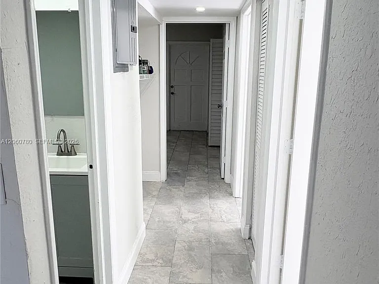 4119 Woodside Dr #2 — Photo 3