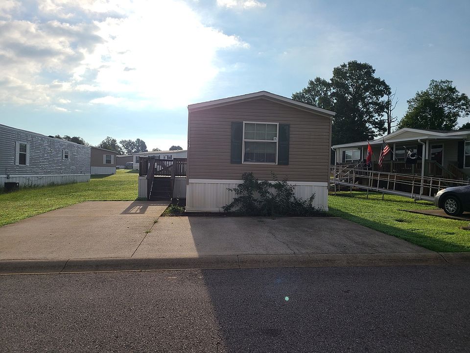 1st image of 750 Dunlop Ln #139