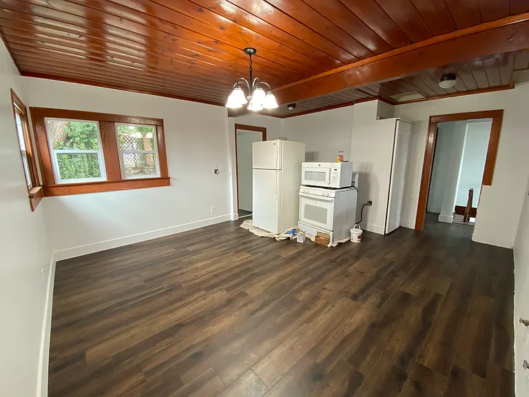 Acacia St — Photo 6