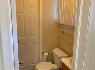 28413 Red Leaf Ln, Southfield, MI 48076