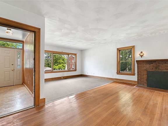 4th image of 107 Grandview Ave