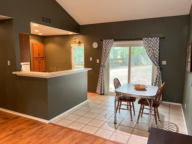 816 Cedar Ridge Dr — Photo 5