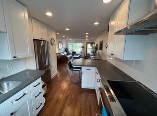 332 Summit Ave E, Seattle, WA 98102