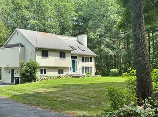 580 Weaver Hill Rd, Coventry, RI 02816