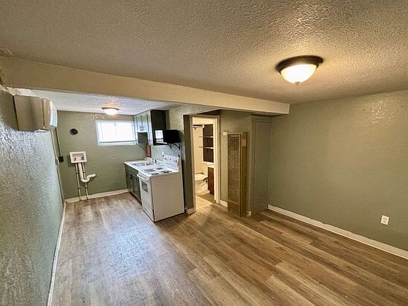 3rd image of 412 S 10th St APT 2