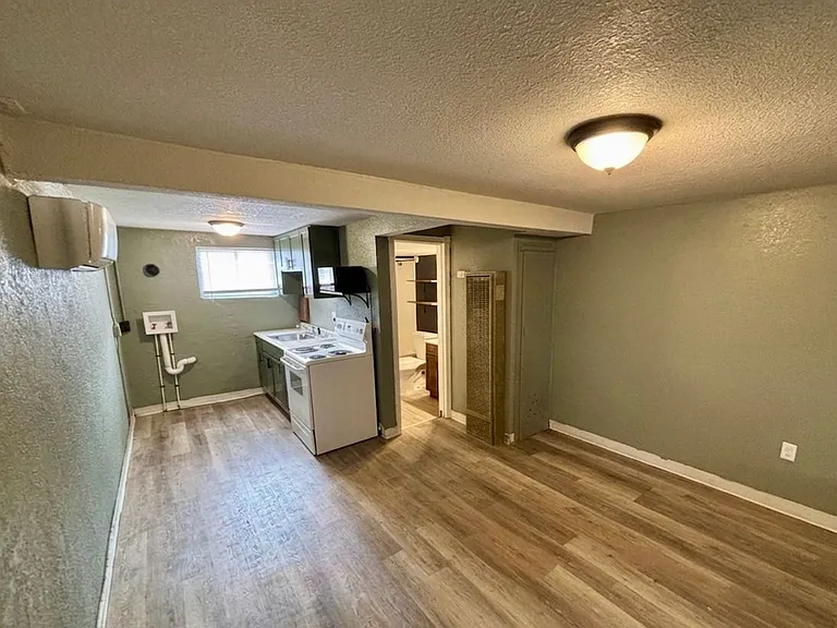 412 S 10th St #2 — Photo 3
