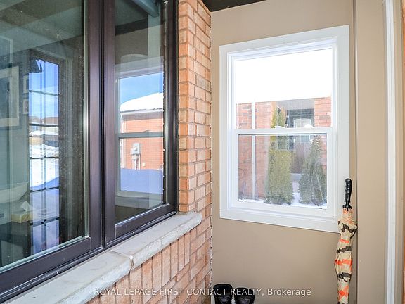 4th image of 34 Ridwell St