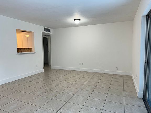 4th image of 10361 N Kendall Dr APT B01