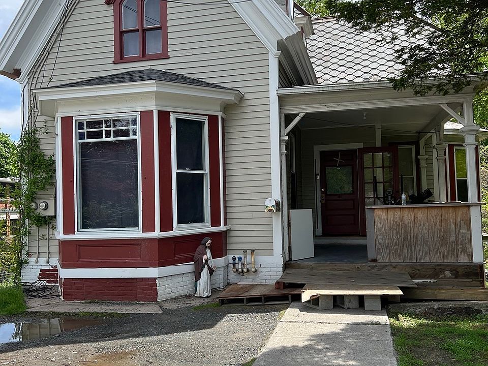 1st image of 351 Bridge St