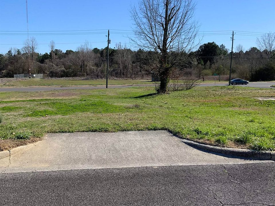 1st image of 31 Woodcrest Dr #18
