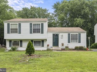 6100 Mantle Rd, Burke, VA 22015