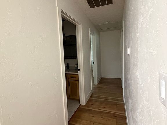 4th image of 1232 W Berkeley St