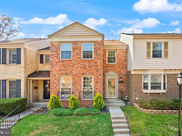 5426 Cabot Ridge Ct, Fairfax, VA 22032