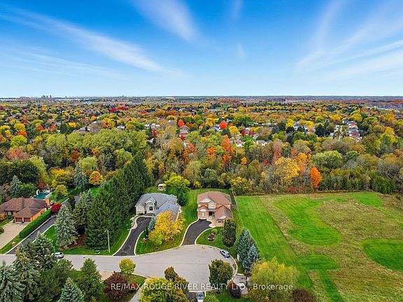 5th image of 30 Hanover Ct