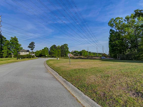5th image of 209 Garden Brooke Dr