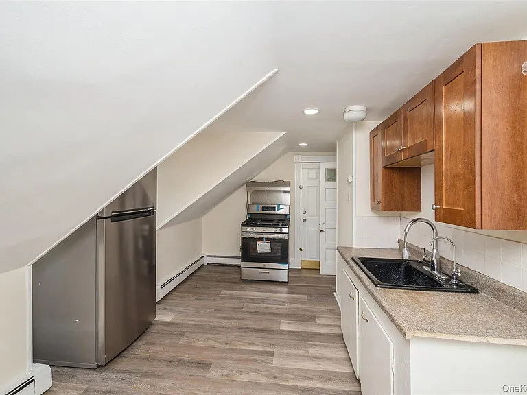 36 Tyler Ave — Photo 6