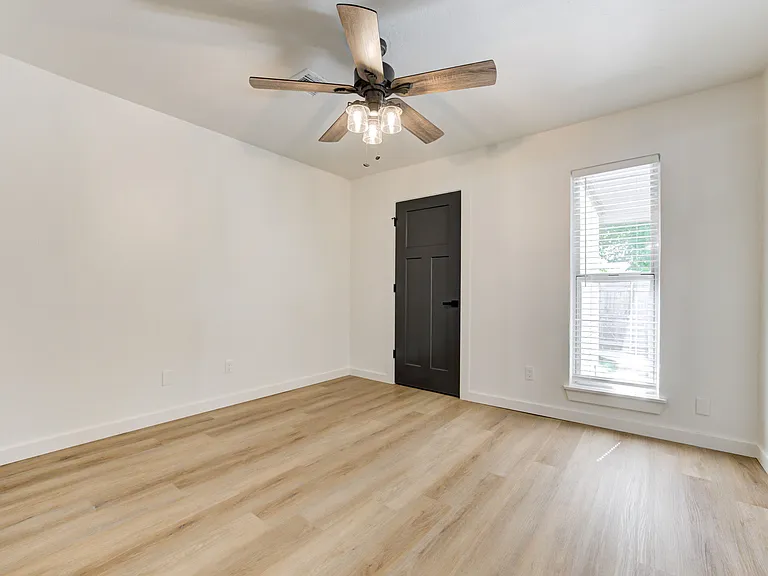 2212 Donna Dr — Photo 20