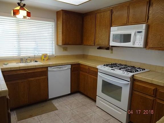 4th image of 17785 Sultana St