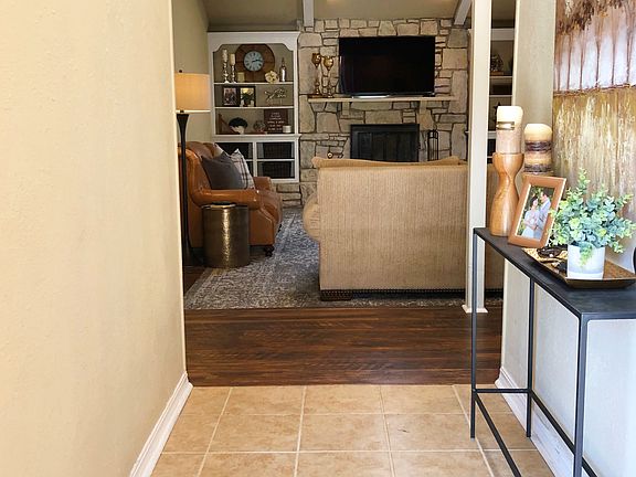 Entryway to Vaulted Living