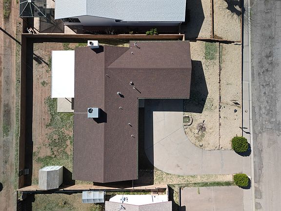 3rd image of 1822 Pontiac Dr