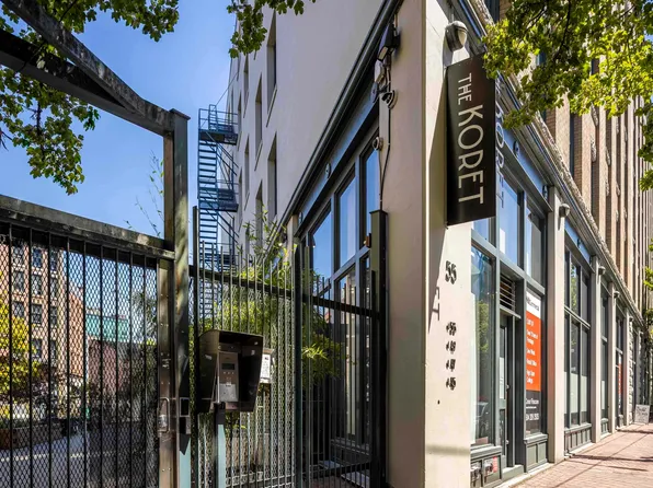 55 Cordova St E #209, Vancouver, BC V6A 0A5